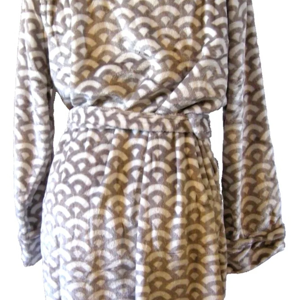 NWT Blanc & Bleu Fine Linens luxury velvet robe - Picture 2 of 3